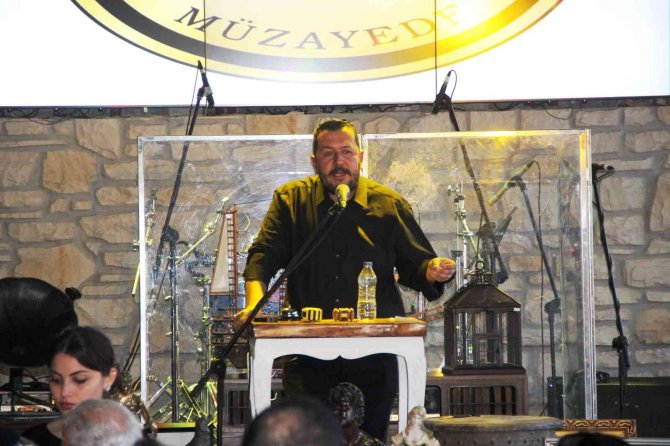 Bodrum Kaymakamı Kendisine Gelen Hediyeleri Müzayede De Sattırıp, Gelirini Engelli Öğrencilere Bağışladı