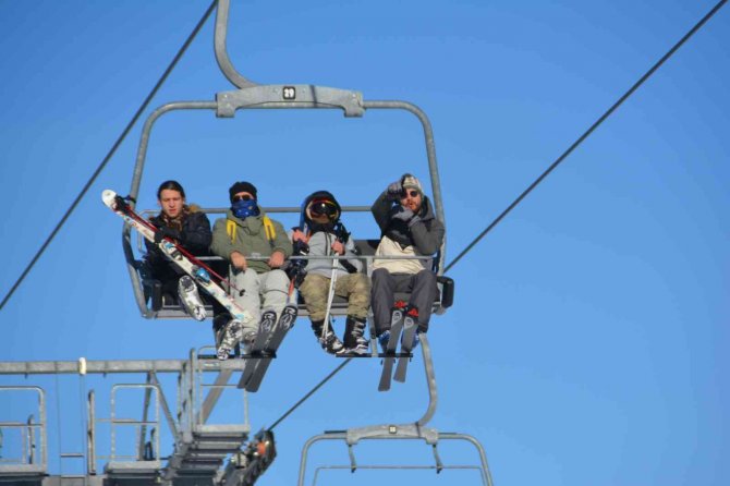 Sarıkamış Kayak Merkezi İ̇ranlı Turistlerin Uğrak Yeri Oldu