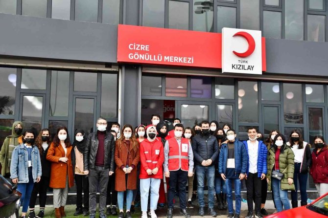 Cizre Gönüllü Merkezinde Gençler Hem Öğreniyor Hem De Sosyal Aktivitelerde Bulunuyor