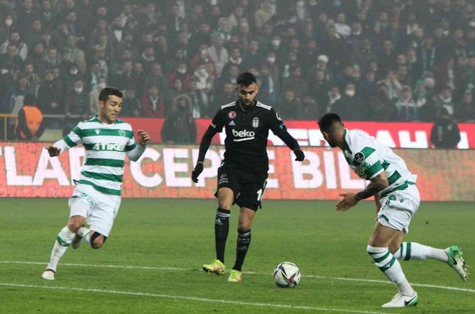 Spor Toto Süper Lig: Konyaspor: 0 - Beşiktaş: 0 (İ̇lk Yarı)