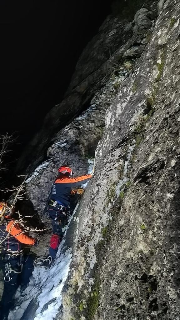 Tırmandığı Kayanın Üstünde Mahsur Kalan Kişi Kurtarıldı
