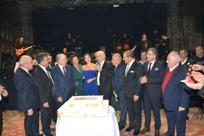 İ̇hracatçılar 2022 Yılının İhracat İçin "Altın Yıl" Olmasını Diledi