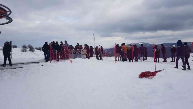Keltepe Kayak Merkezi Hafta Sonunda 2 Bin Kişiyi Ağırladı