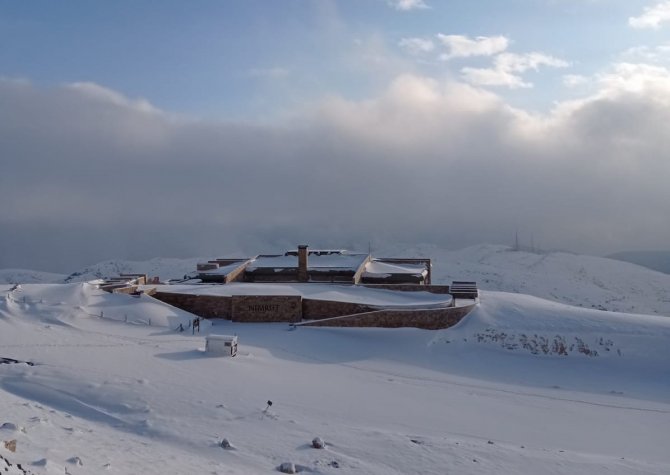 Nemrut Dağı Buz Tuttu