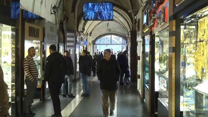 Kuyumcular Fiyatı Sabitleyerek Altın İçin Anlaşan Ve Fiyatı Düşünce Vazgeçen Vatandaşlardan Dertli