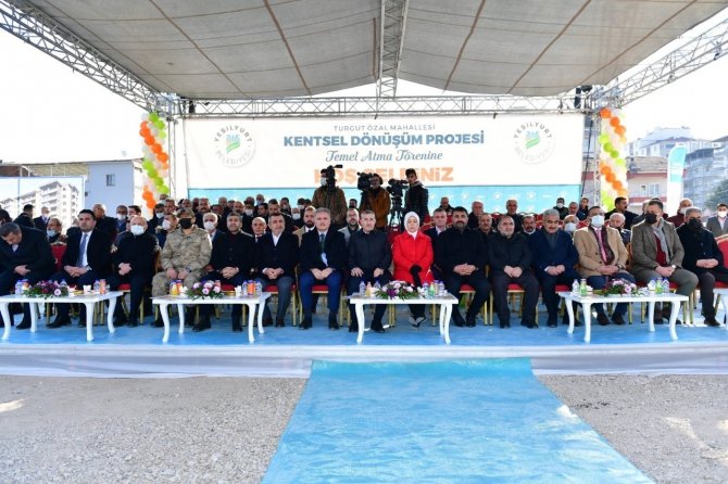 Yeşilyurt ’Ta Kentsel Dönüşüm Proje Alanında Temel Atma Töreni Yaptı