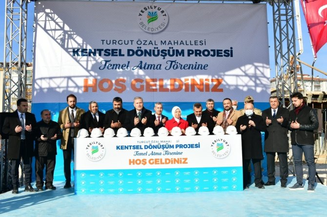 Yeşilyurt ’Ta Kentsel Dönüşüm Proje Alanında Temel Atma Töreni Yaptı