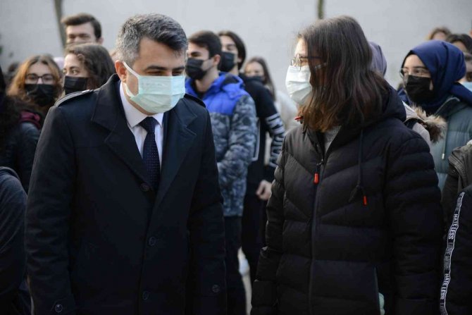 Başkan Yılmaz, Mesaisine Öğrencilerle Başlıyor