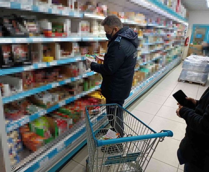Zincir Markette Tarihi Geçmiş Ürün Zabıtanın Gözünden Kaçmadı