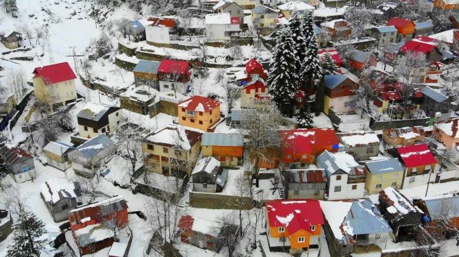 Beyaz Örtüyle Kaplanan Zorkun Yaylası Drone İle Görüntülendi