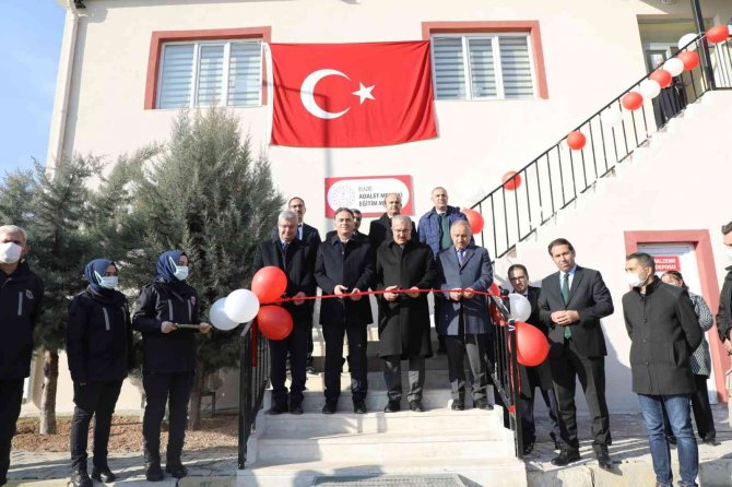 Elazığ’da Adalet Mesleki Eğitim Merkezi Açıldı