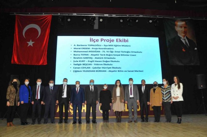 ‘Akşehir Okuyor Geleceğini Dokuyor’ Projesi Başladı