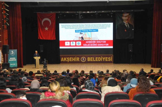 ‘Akşehir Okuyor Geleceğini Dokuyor’ Projesi Başladı