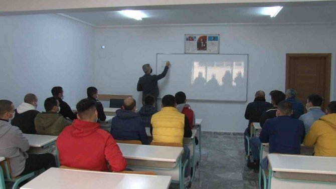 Anadolu Cumhuriyet Başsavcısı İ̇smail Uçar: “Sivil Hayatlarında Bu Alanda Çalışabilecek Kapasiteyle Yetiştirilmektedirler”