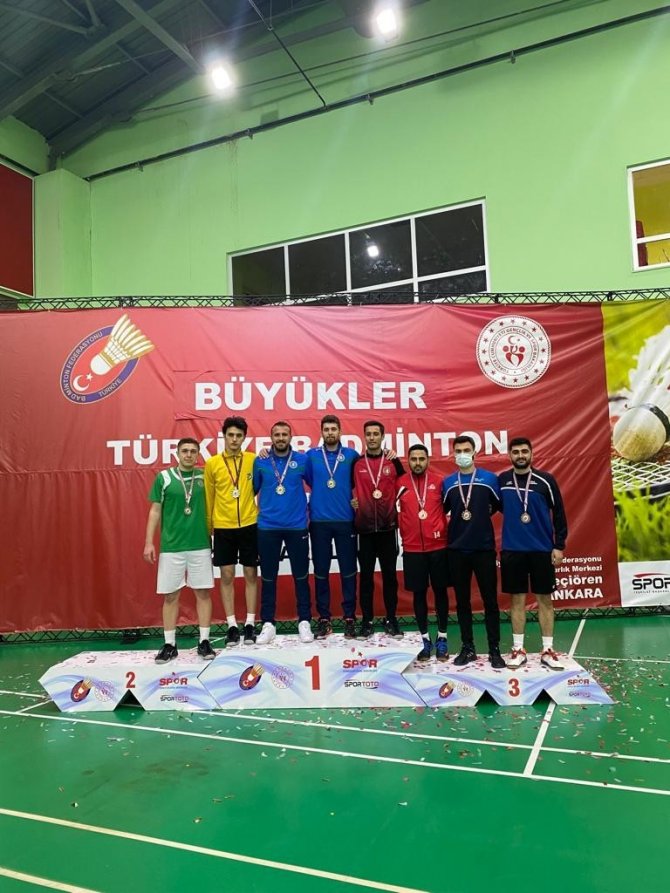 Badmintonda Bursa Büyükşehir Belediyespor Fırtınası
