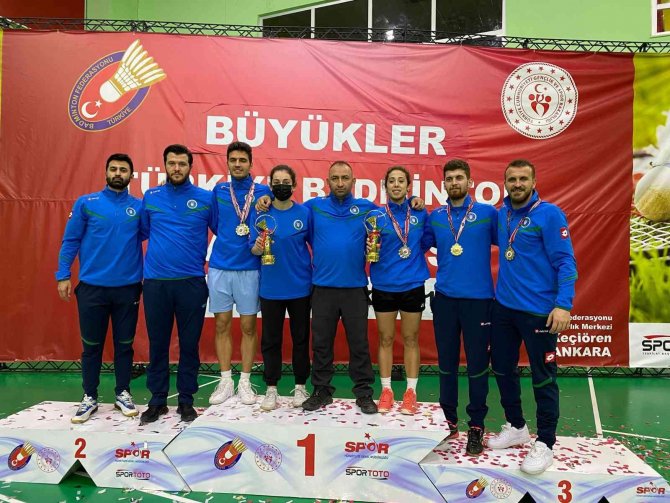 Badmintonda Bursa Büyükşehir Belediyespor Fırtınası