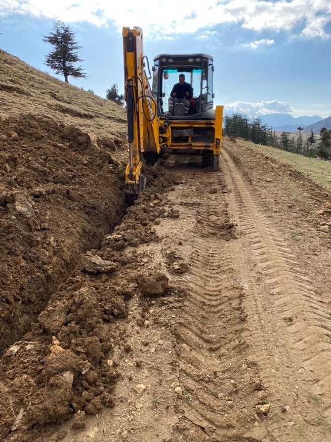 Gündoğmuşlu Çiftçilere 4 Bin 400 Metre Sulama Borusu