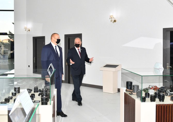 Aliyev, Azerbaycan Resmi Haber Ajansının Yeni Binasının Açılışını Yaptı