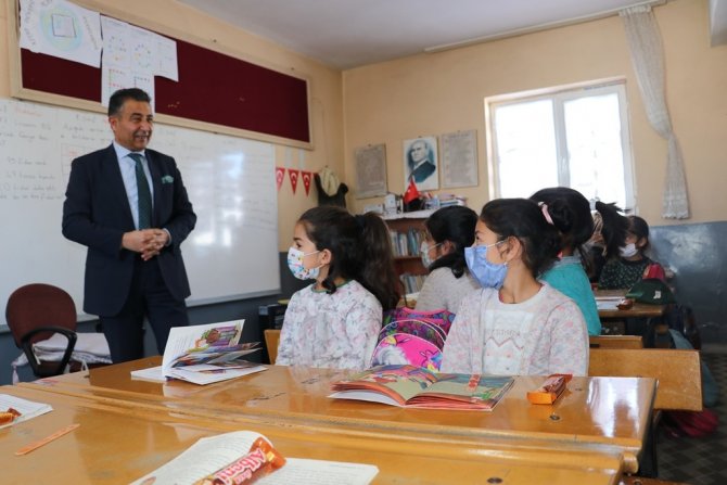 Kardelen Öğretmen Yürekleri Isıttı