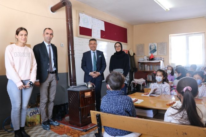 Kardelen Öğretmen Yürekleri Isıttı