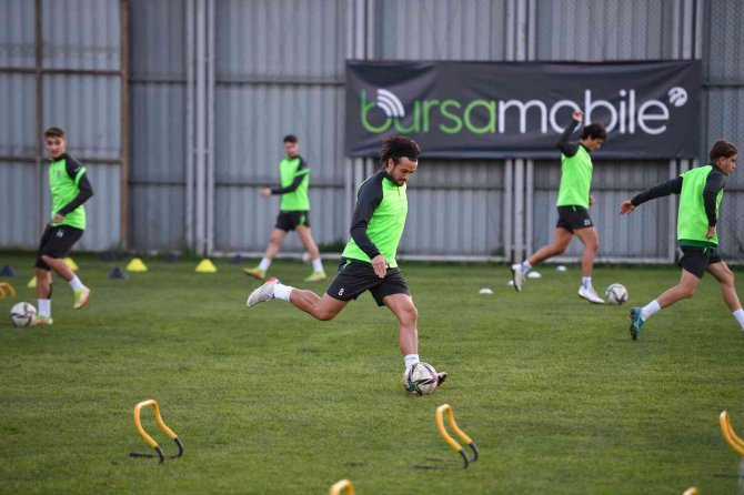 Bursaspor’da Gaziantep Fk Maç Hazırlıkları Sürüyor - Yeşil-beyazlı Takım Taktik Çalıştı