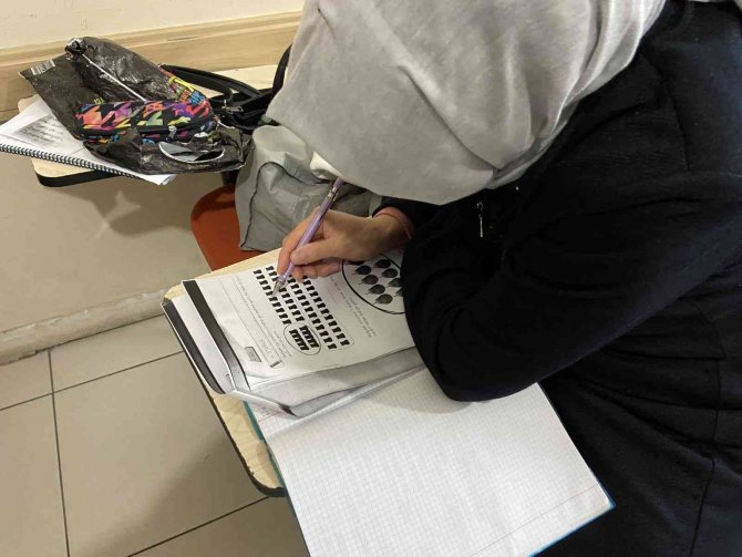 Darıca’da Okuma Yazma Bilmeyen Kalmayacak