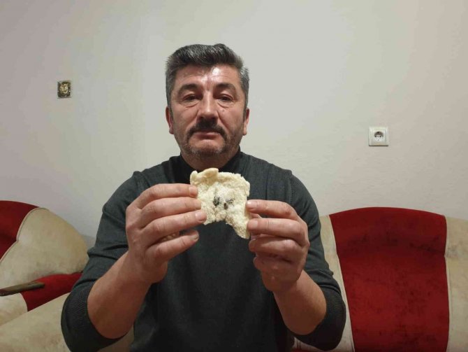 Ekmeğin İçinden Çıkanı Görünce Şok Oldu