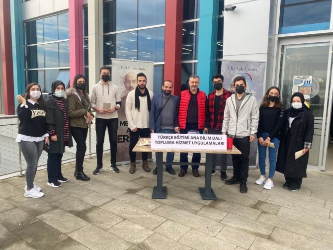 Yunus Emre Ve Mehmet Akif’i Unutmadı