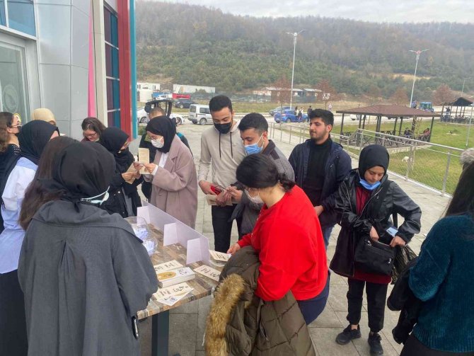 Yunus Emre Ve Mehmet Akif’i Unutmadı