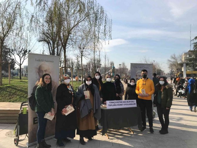 Yunus Emre Ve Mehmet Akif’i Unutmadı