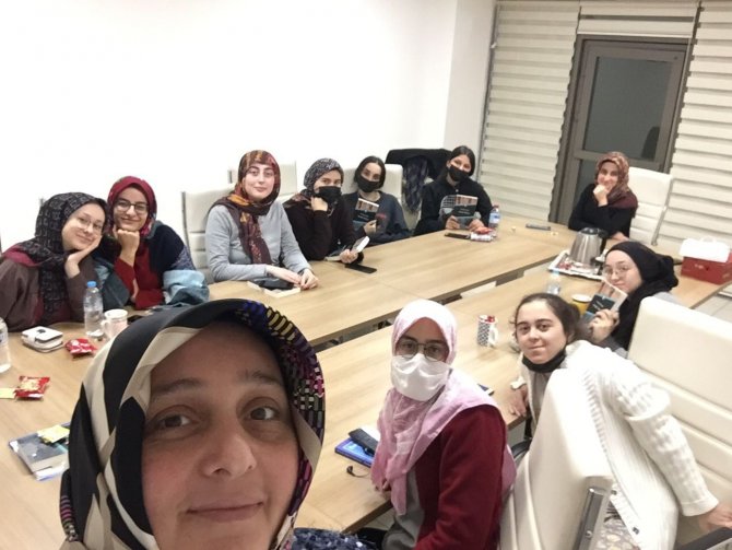 Kitap Atölyeleri Yurtlarda Devam Ediyor