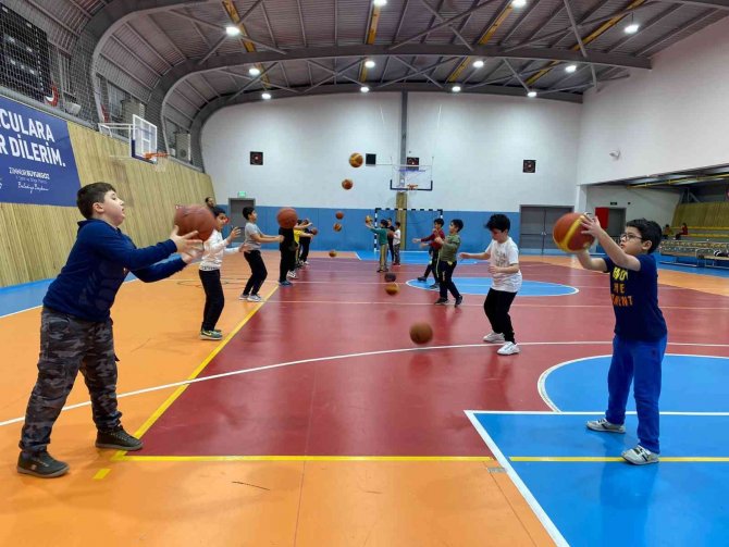 Gebze Kış Okulunda Eğitimler Sürüyor