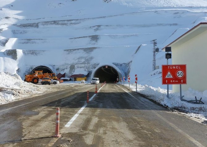 Eğribel Tünelinin Bir Tüpü Ulaşıma Açıldı