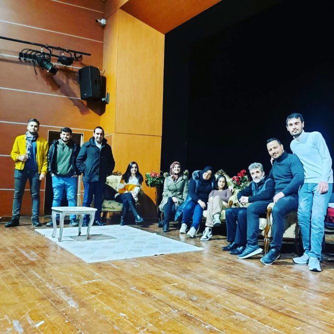 Madde Bağımlılığı Tiyatro İle Anlatıldı