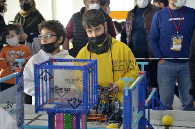 Manisa Cbü’de 2021-2022 Sezonunun İlk Vex Iq Challenge Turnuvası Gerçekleştirildi