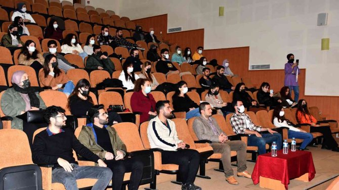 Meü Öğrencilerinin Topladığı Kitaplar Şırnaklı Öğrencilere Gönderilecek