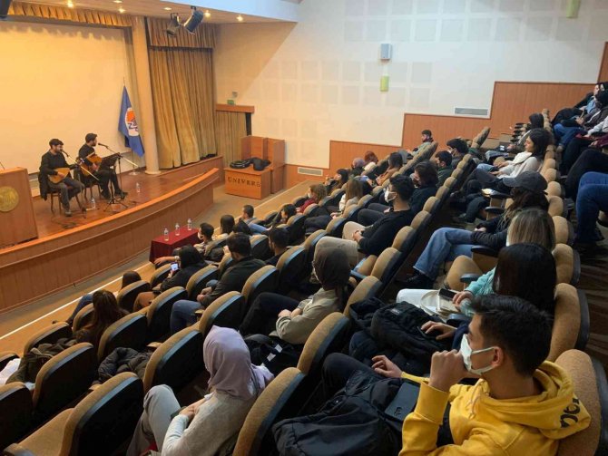 Meü Öğrencilerinin Topladığı Kitaplar Şırnaklı Öğrencilere Gönderilecek