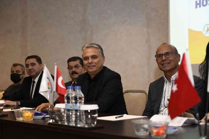 Muratpaşa Belediyesi’nde Yılın Son Muhtarlar Meclisi Toplandı