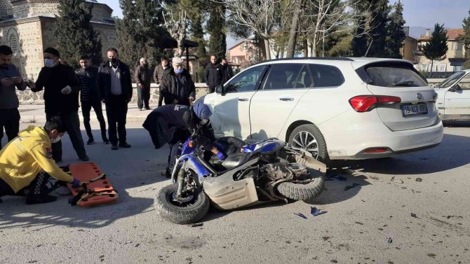 Osmancık’ta Otomobil İle Motosiklet Çarpıştı: 1 Yaralı