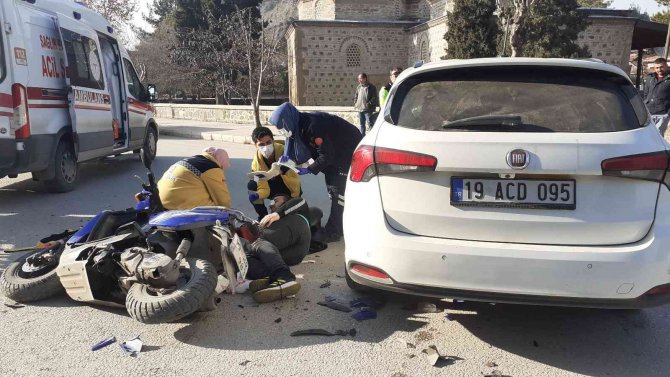 Osmancık’ta Otomobil İle Motosiklet Çarpıştı: 1 Yaralı