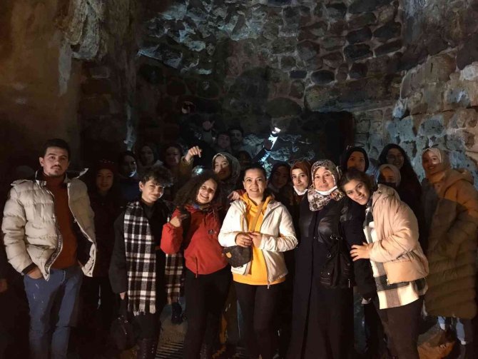 Nevü Avanos Güzel Sanatlar Myo Öğrencileri Yer Altı Şehri Gezisi’ne Katıldı