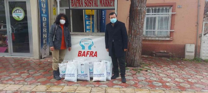 Umut Derneği’nden Kursiyerlere Kumaş Desteği