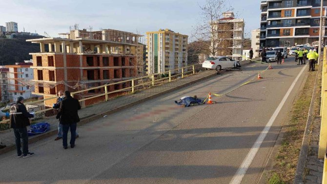 Torununu Okula Götüren Kadına Kaldırımda Otomobil Çarptı: 1 Ölü, 1 Yaralı