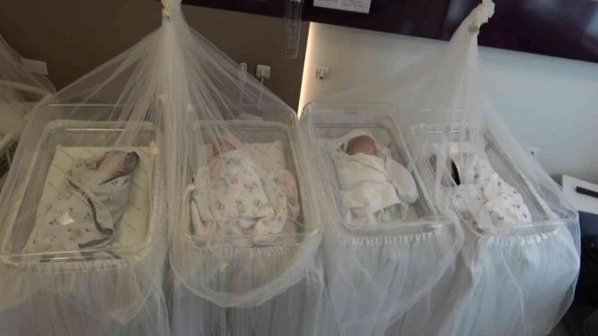 Samsunlu Çiftin ’Dördüz’ Bebek Mutluluğu