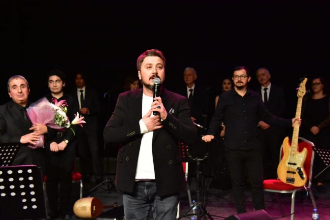 Türk Halk Müziği Korosu Kulakların Pasını Sildi