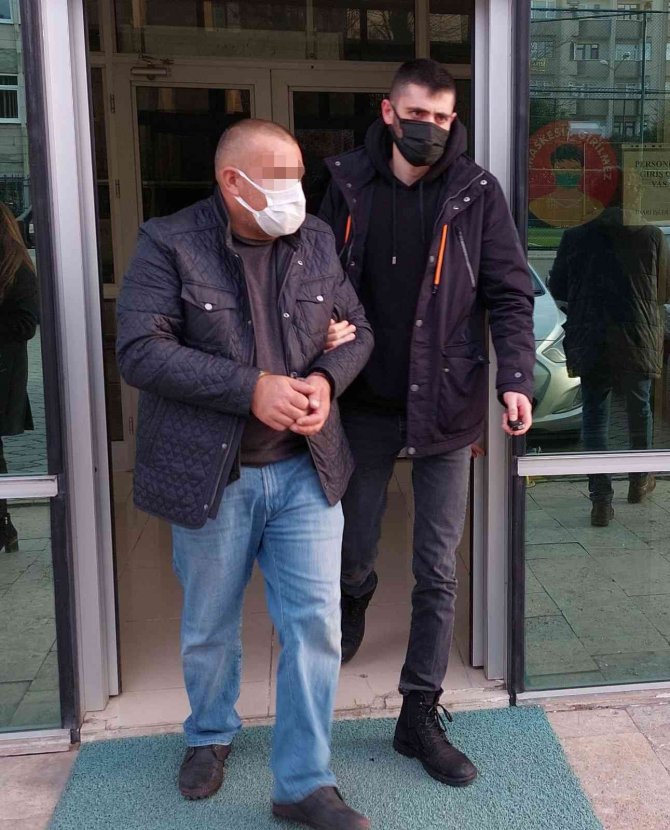 Park Halindeki Araçtan Hırsızlık Şüphelisi Tutuklandı