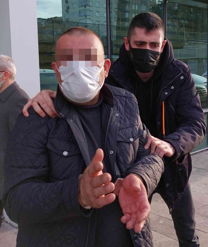 Park Halindeki Araçtan Hırsızlık Şüphelisi Tutuklandı