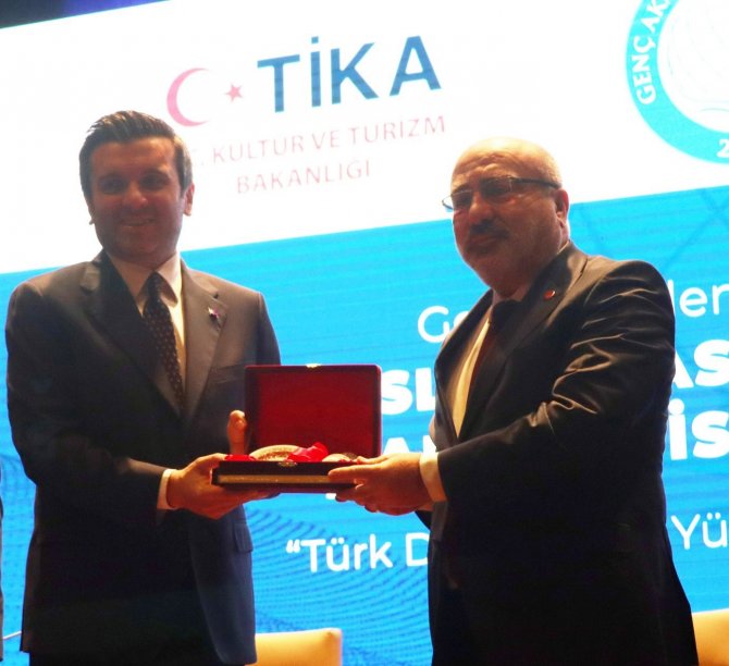 Rektör Karamustafa, Uluslararası Türk Dünyası Genç Akademisyenler Kongresi’ne Katıldı