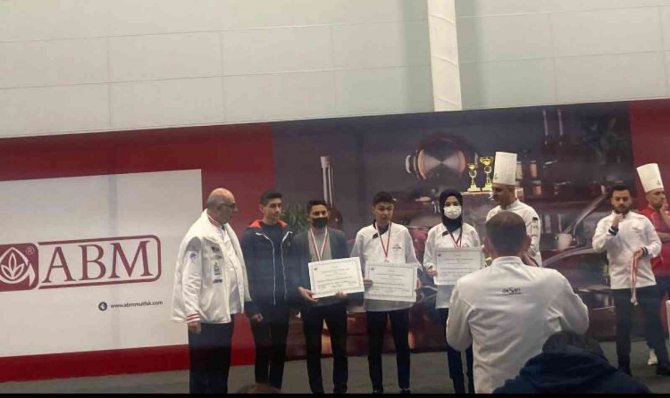 Akçakocalı Aşçılar Gümüş Madalya Kazandı