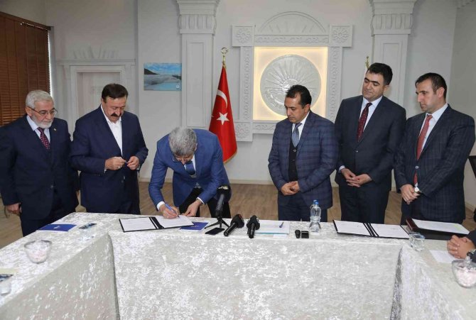 Van Büyükşehir Belediyesinde ‘Sosyal Denge Tazminatı’ İmzalandı